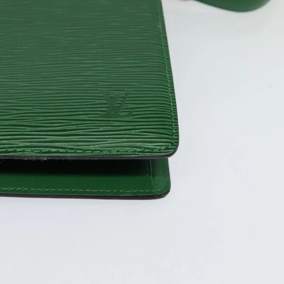 LOUIS VUITTON Epi Capuchin Shoulder Bag Green M52344 LV Auth 131777 - Picture 5 of 16